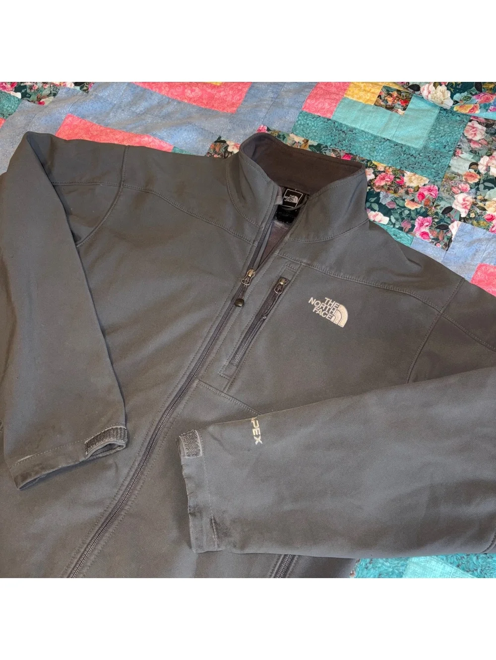 The North Face $185 Apex Bionic Mens L Softshell Jacket in charcoal Gray